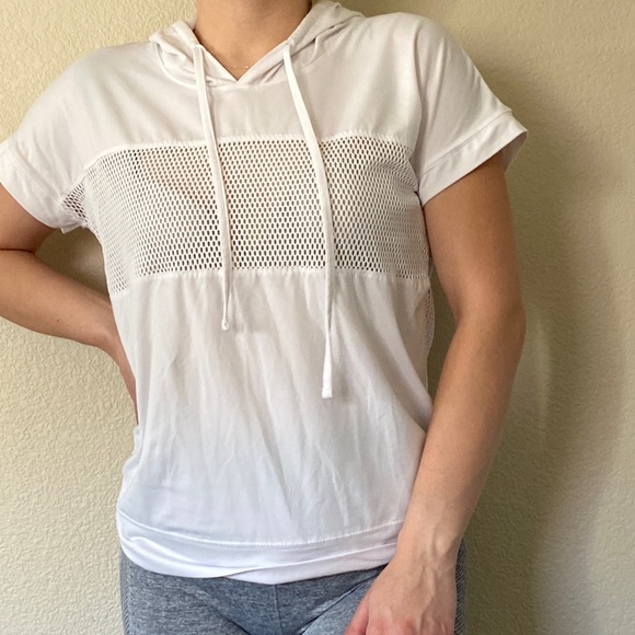 Zobha Hooded Tee - Picture 4 of 6